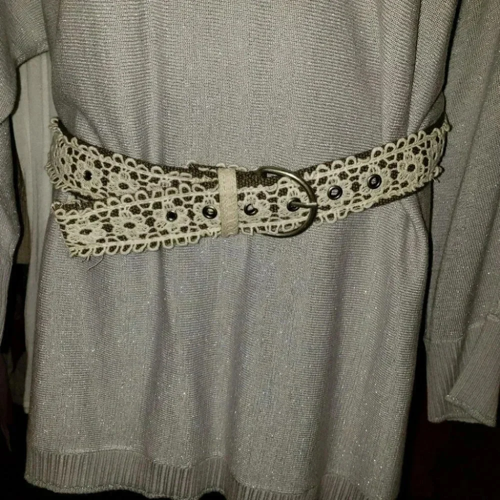 Lace belt with brown backing‎ size 3-5
